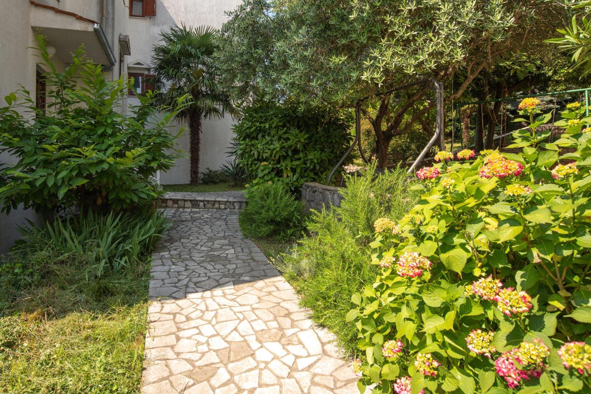 Oasis Of Peace And Relaxation Ii. Appartement Ičići Buitenkant foto